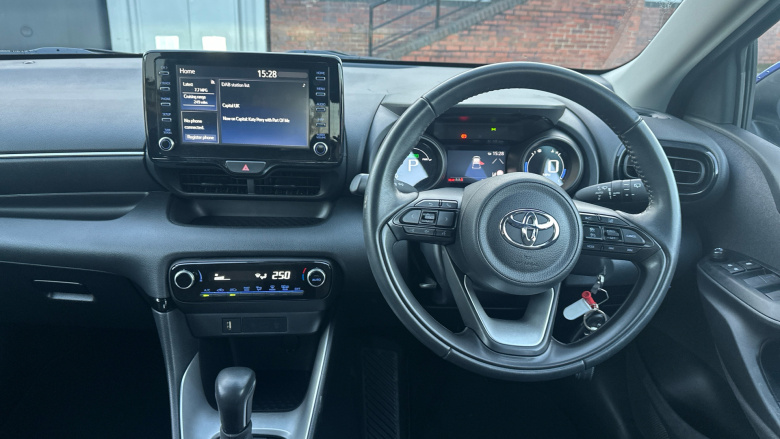 Toyota Yaris 1.5 Hybrid Design 5dr CVT Hybrid Hatchback